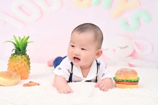 庆阳宝宝在妈妈肚子里